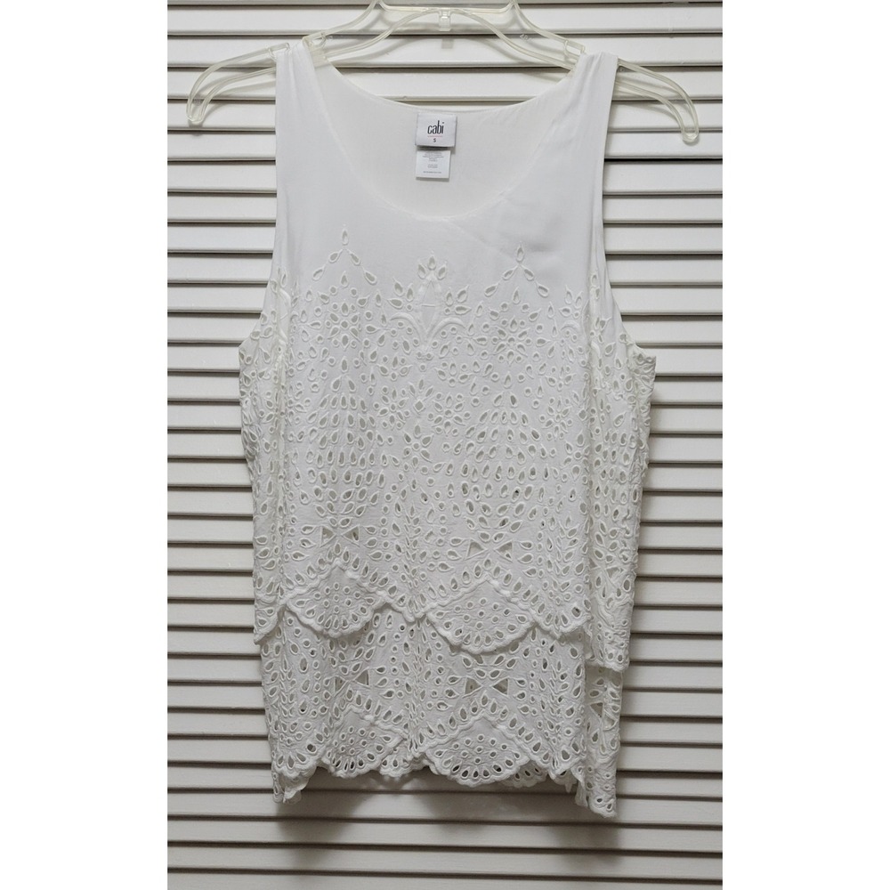 Eyelet tiered Tank Top White Sleeveless Scalloped Hem Blouse Womens S